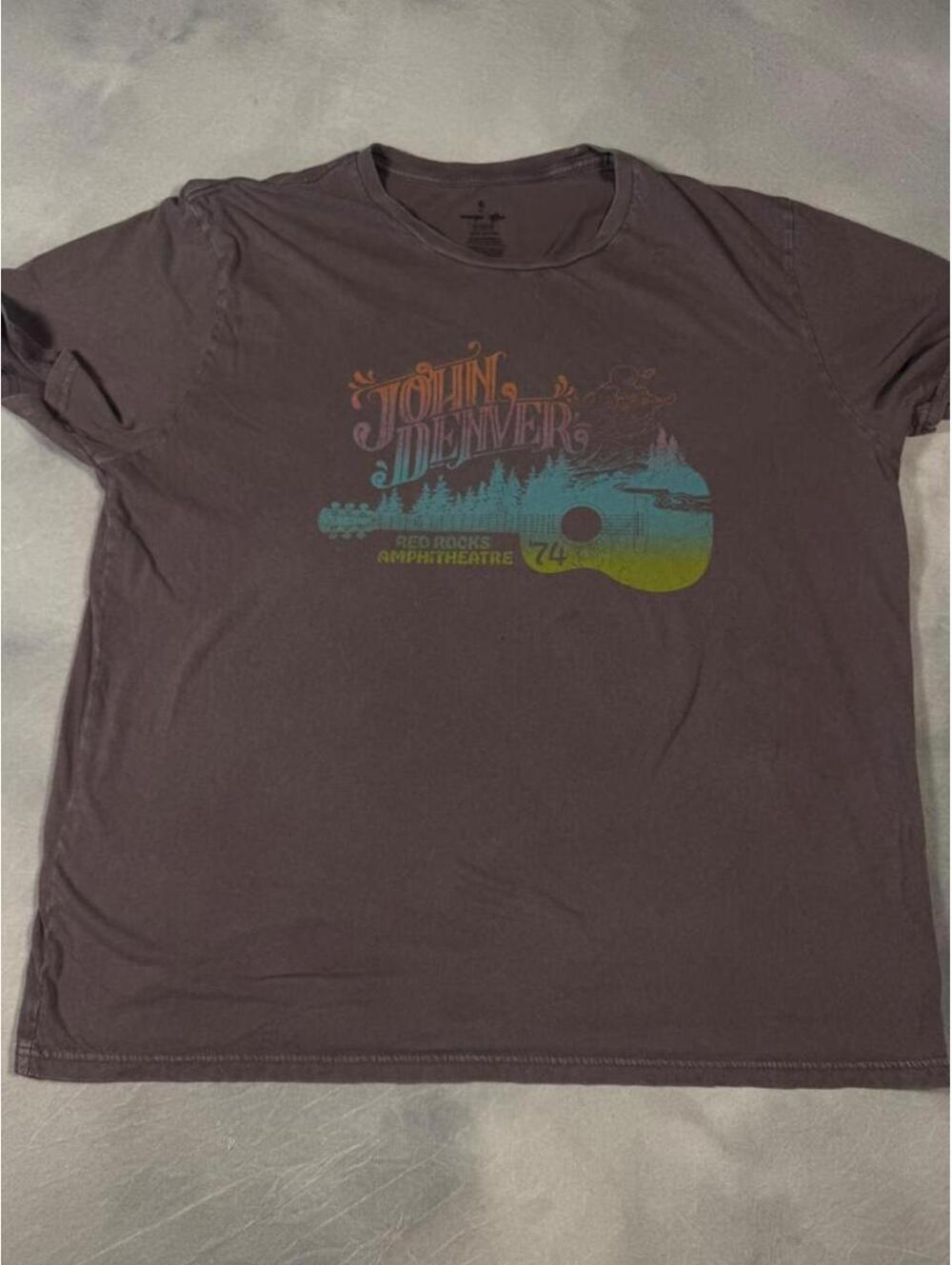 John Denver Red Rocks Amphitheatre ’74 Wrangler Retro Graphic T Shirt, 2XL